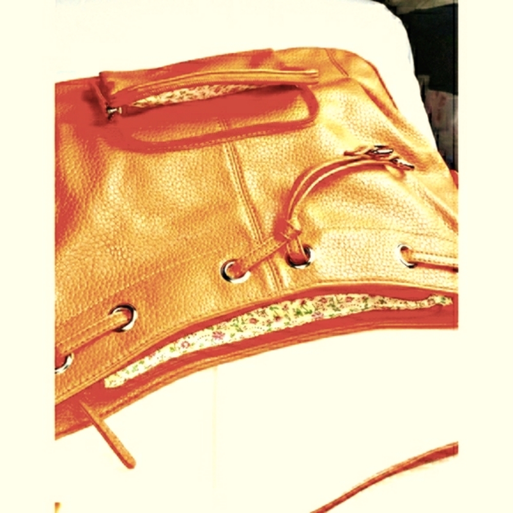 Ladys Handbag - Picture 3 of 7